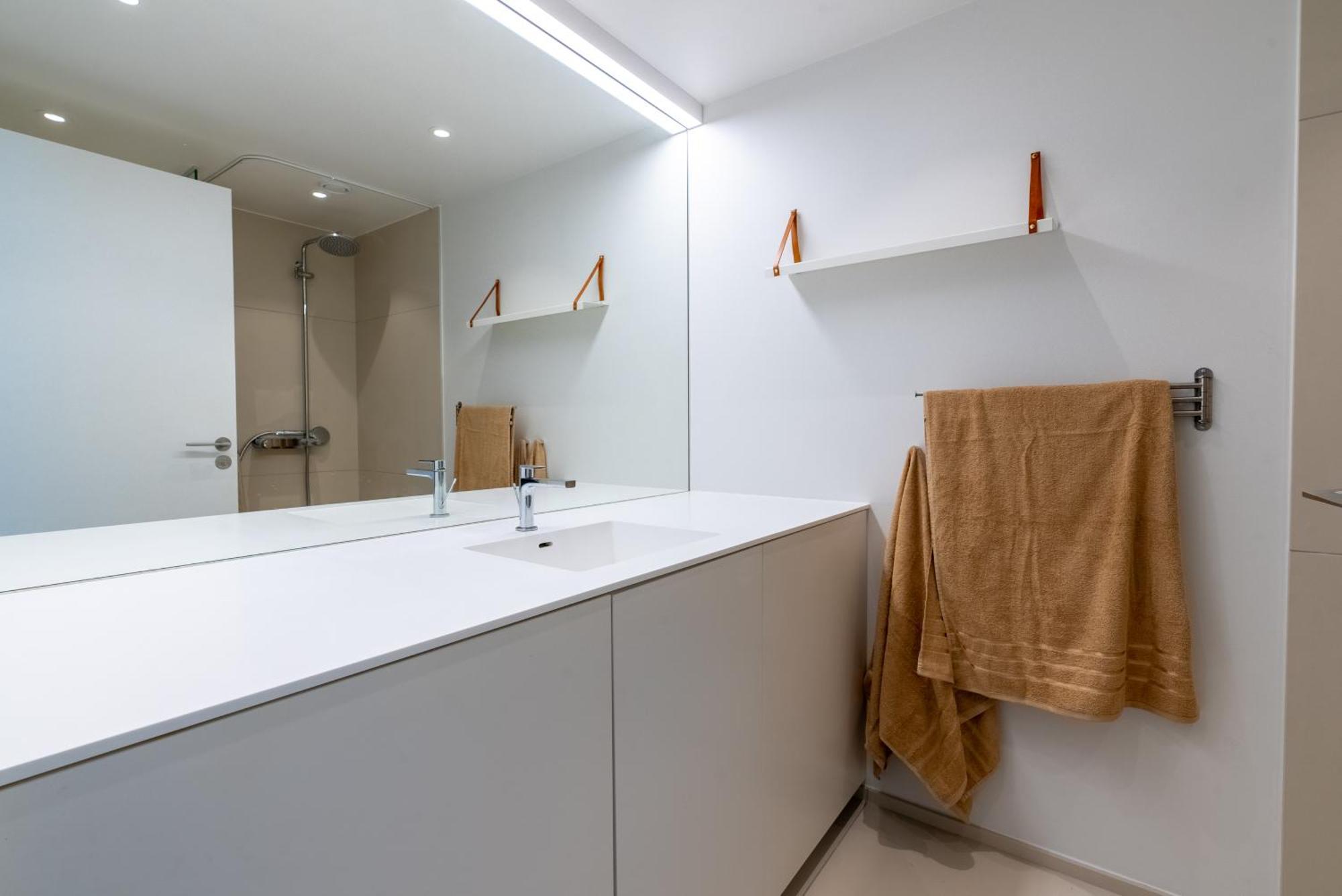 Appartement In With Water View